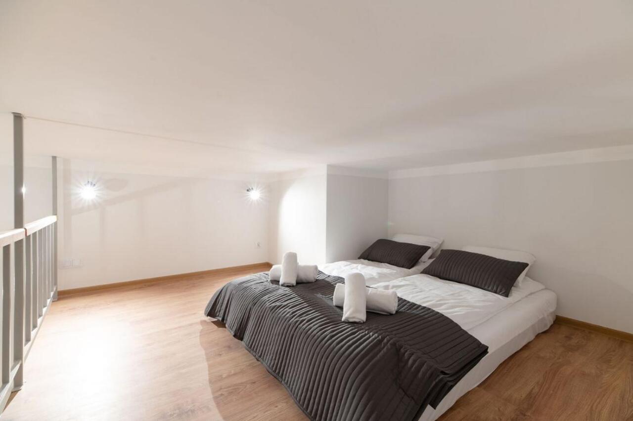Dietla 99 - Ideal Location - In The Heart Of