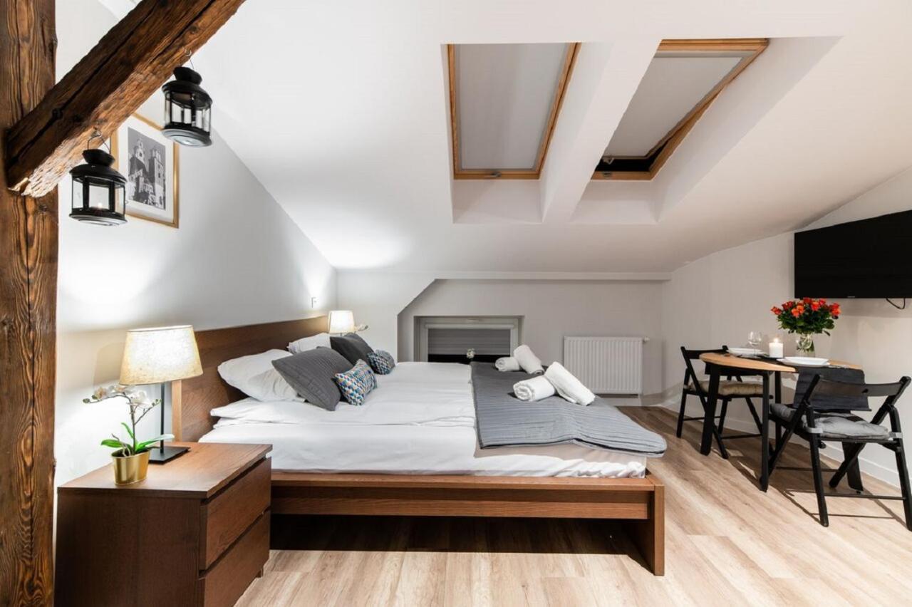 Dietla 99 - Ideal Location - In The Heart Of
